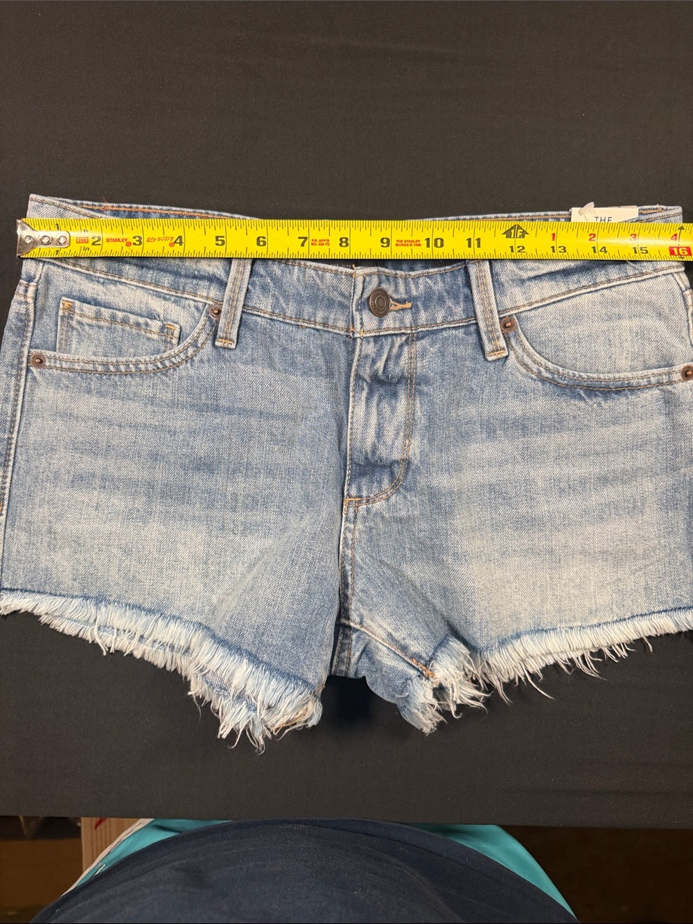 NWT Lucky Brand The Cut Off Distressed Denim Shorts Light Wash 6/28 - Picture 7 of 10